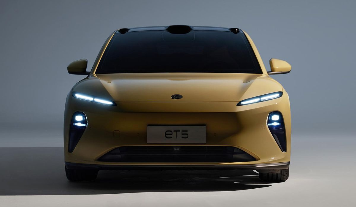 Recensione NIO ET5: berlina elettrica intelligente con autonomia fino a 1000 km
