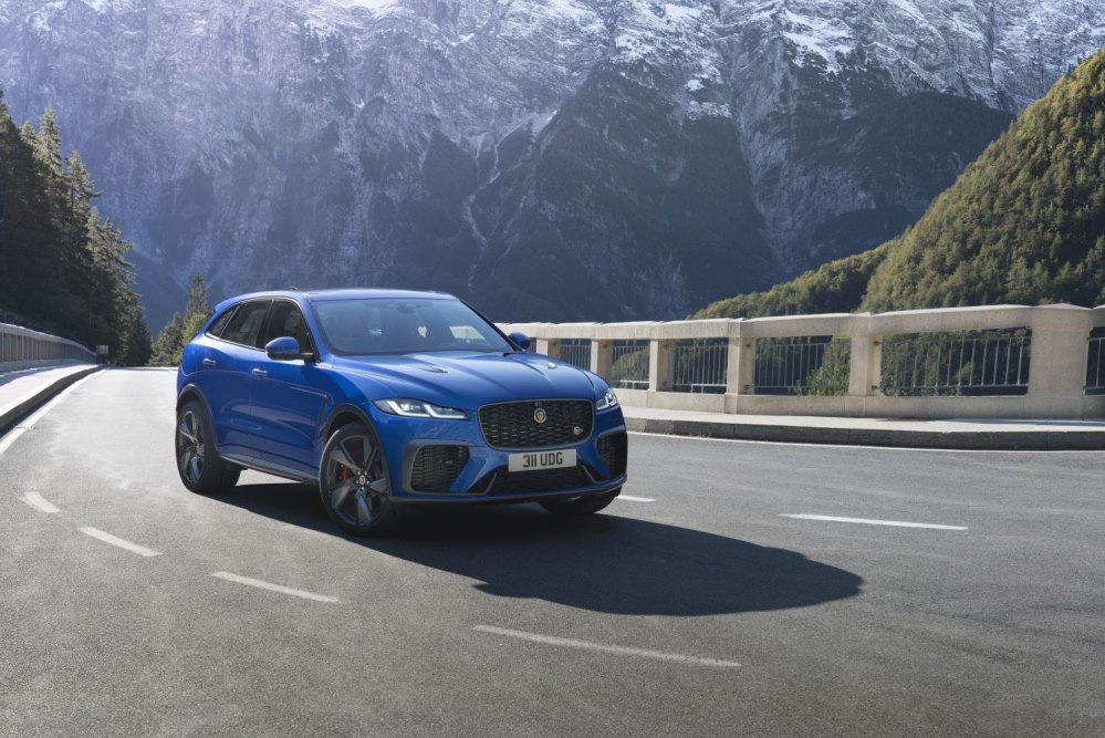 Jaguar F-Pace SVR, prova: super SUV britannico con motore V8