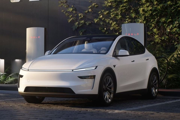 Tesla Model Y (Juniper 2025): prova del SUV elettrico aggiornato
