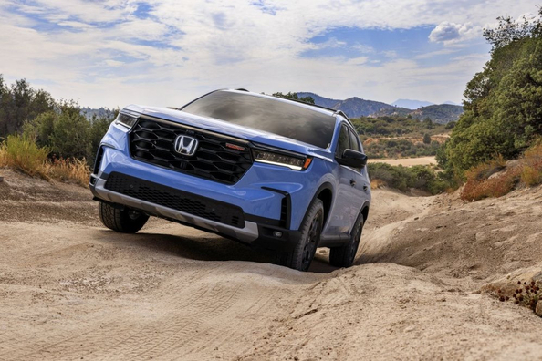 Honda Pilot TrailSport: prova del SUV di punta off-road Foto 3
