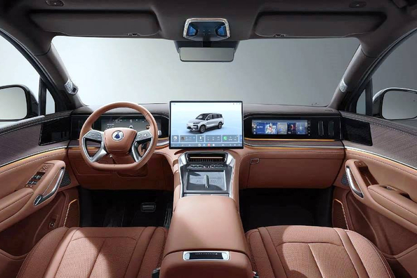 Prova della Denza N9 Plug-in Hybrid: il gigante ibrido di punta di BYD Foto 6