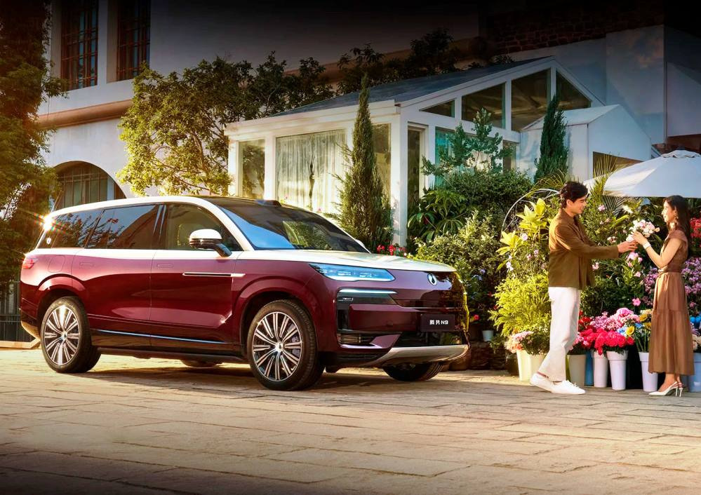 Prova della Denza N9 Plug-in Hybrid: l’ammiraglia ibrida di BYD
