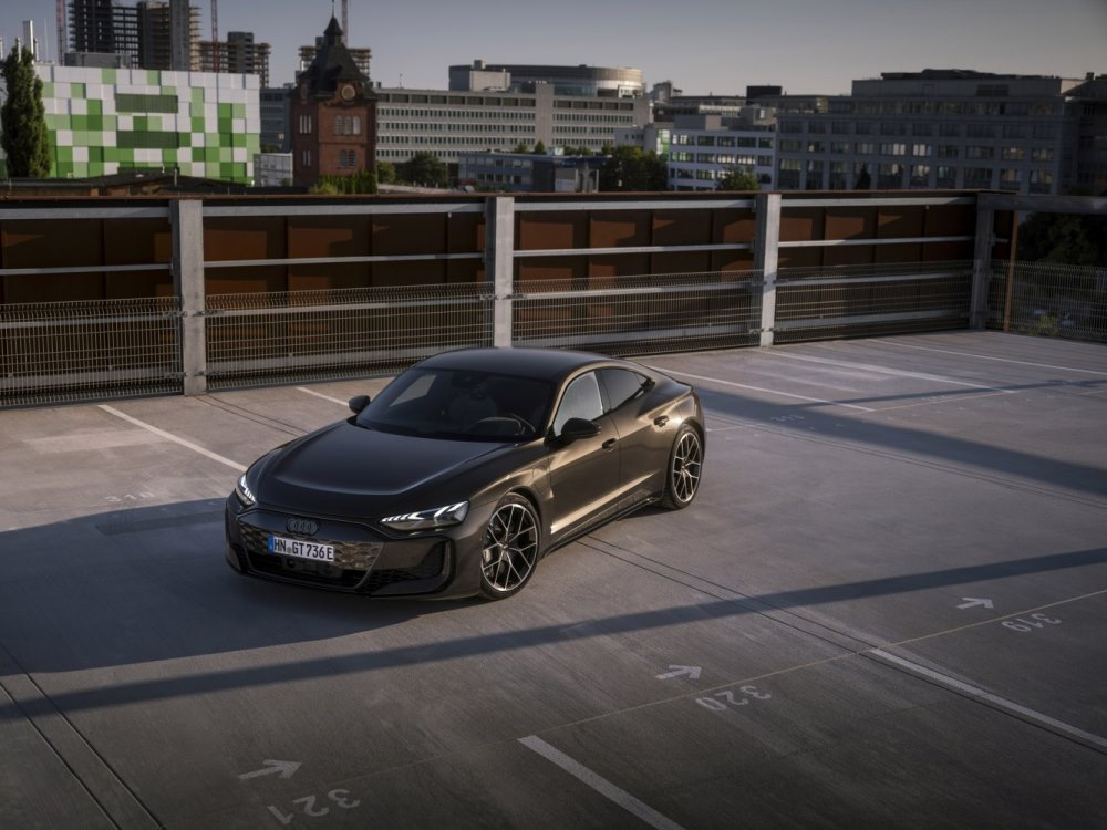 Audi RS e-tron GT 2025: gran turismo elettrica di alta gamma