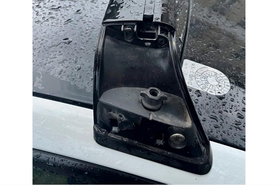 Tesla Model 3 2017- Barre trasversali OEM per punti di fissaggio originali, con serratura (2 pz) Foto 6