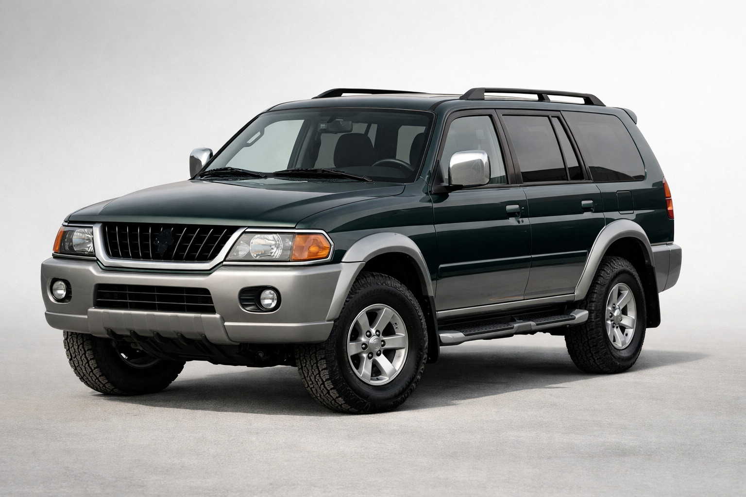 Prova Mitsubishi Pajero Sport 1996-2007: vecchio fuoristrada a telaio, senza fronzoli