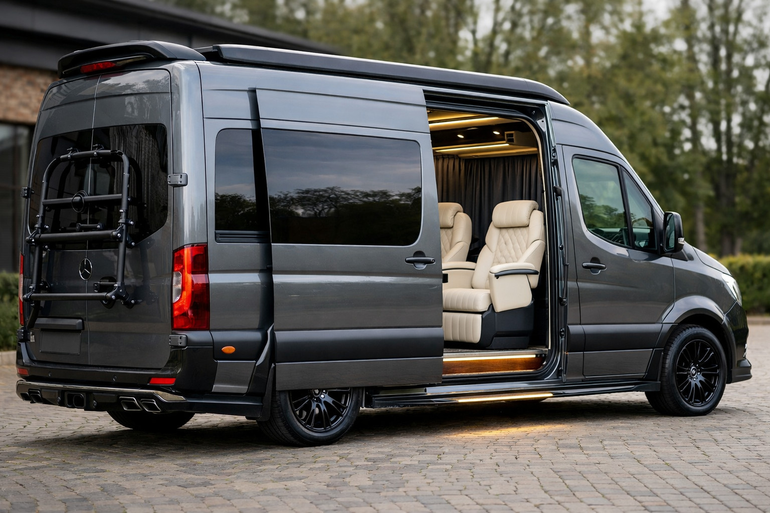 Mercedes Sprinter W907/W910: allestimento VIP senza luccichio dozzinale