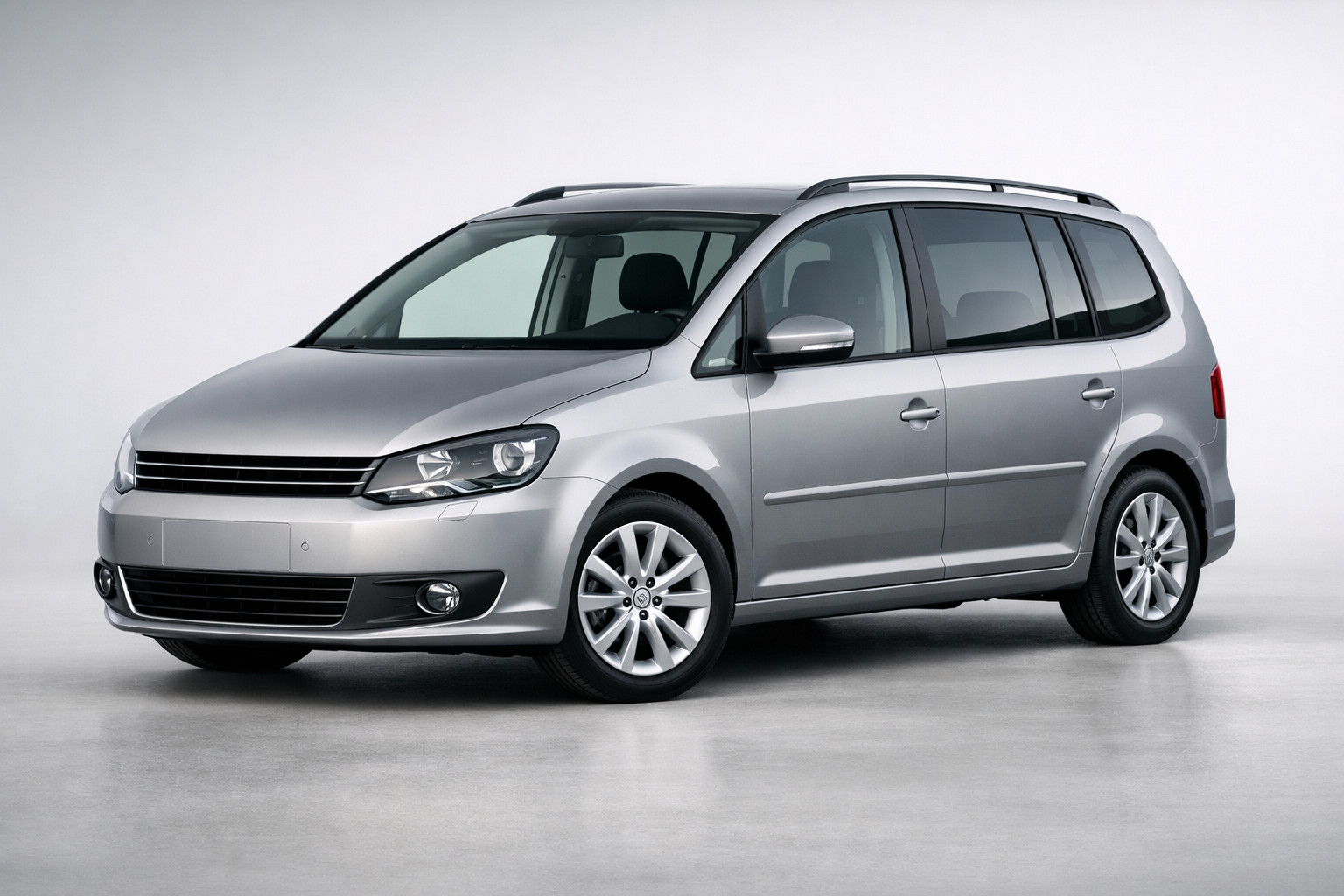 Volkswagen Touran 2010-2015: prova del pratico monovolume di famiglia