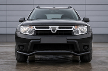 Dacia Duster 2008-2018 Barra di protezione anteriore ST012 Black (acciaio inox) foto 1