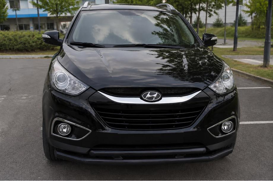Hyundai IX-35 2010-2015 Bull bar anteriore ST014-2 Black (acciaio inox) Image