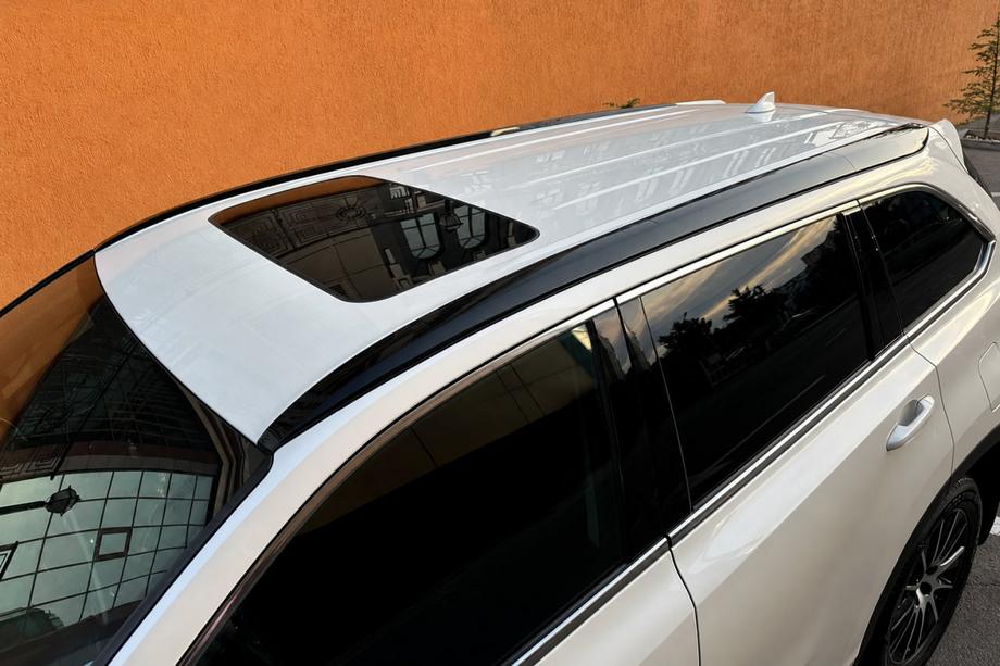 Toyota Highlander 2013-2019 Corrimani al tetto integrati neri OEM (plastica ABS) Image