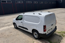 Citroen Berlingo/Multispace 2018- Barre longitudinali al tetto cromate (design turco) Lungo, piedi di fissaggio in metallo foto 6