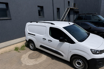 Citroen Berlingo/Multispace 2018- Barre longitudinali portatutto nere (design turco) Standard, piedini in plastica foto 3