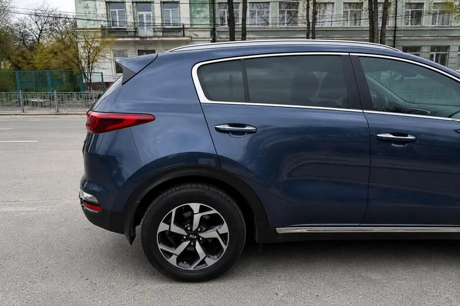 Kia Sportage 2015-2021 Barre longitudinali integrate grigie OEM (plastica ABS, installazione con adesivo) Foto 2