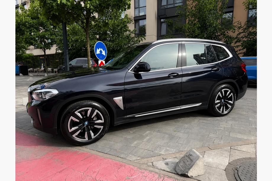 BMW X3 G01 2018- Barre longitudinali al tetto OEM integrate cromate (Alluminio) Image