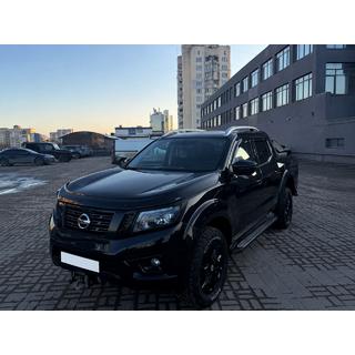 Barre longitudinali al tetto OEM grigie (plastica ABS, installazione con adesivo) Nissan Navara/NP300 2016- foto 1