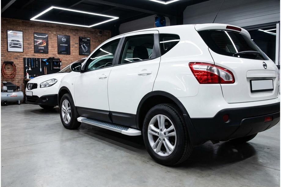 Nissan Qashqai 2007-2010 Pedane Laterali Allmond White (2 pz, Alluminio) Image