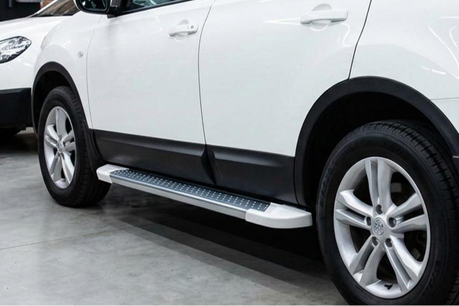 Nissan Qashqai 2014-2021 Pedane Laterali Allmond White (2 pz, Alluminio) Image