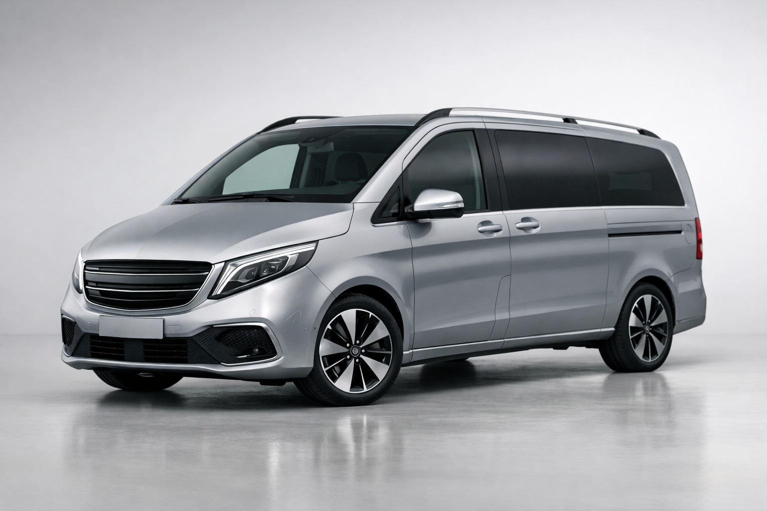 Prova Mercedes-Benz EQV 300: monovolume elettrico per business e famiglia