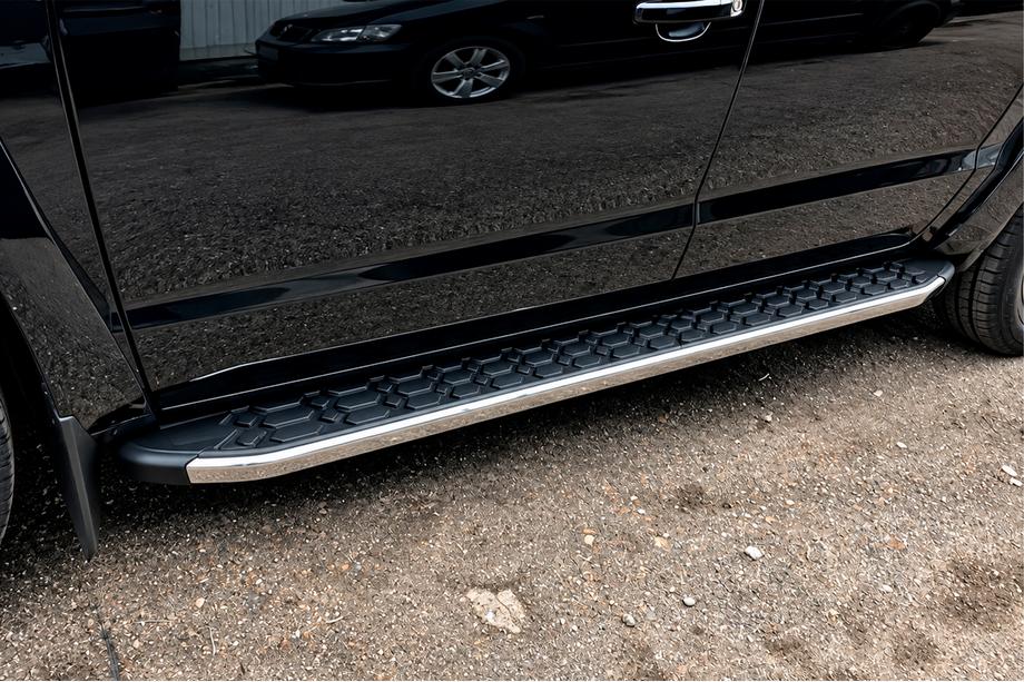 Volkswagen Amarok 2010-2022 Pedane Laterali BlackLine (2 pz, Alluminio) Image