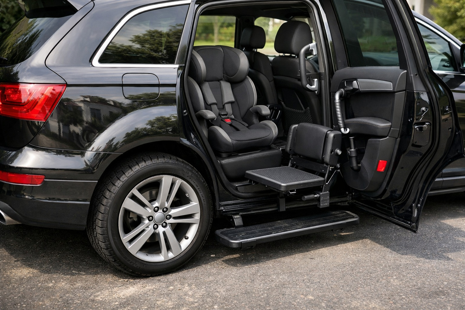 Cosa montare su Audi Q7 2005-2015 per salire più facilmente per bambini e anziani