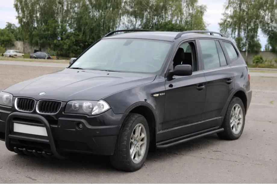 BMW X3 E83 2003-2010 Pedane laterali KB001 Black (acciaio inox) Foto 2