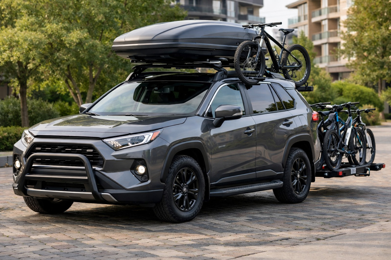 Cosa aggiungere a Toyota RAV4 2019+ dopo l’acquisto per città e viaggi in famiglia