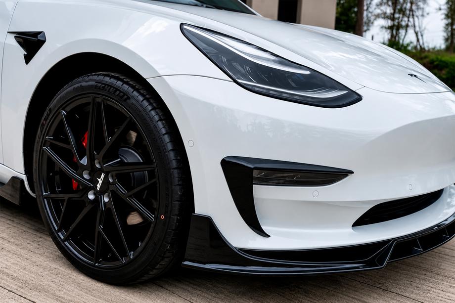 Tesla Model S 2012– Cornici fendinebbia Fast (per 2021+) Image