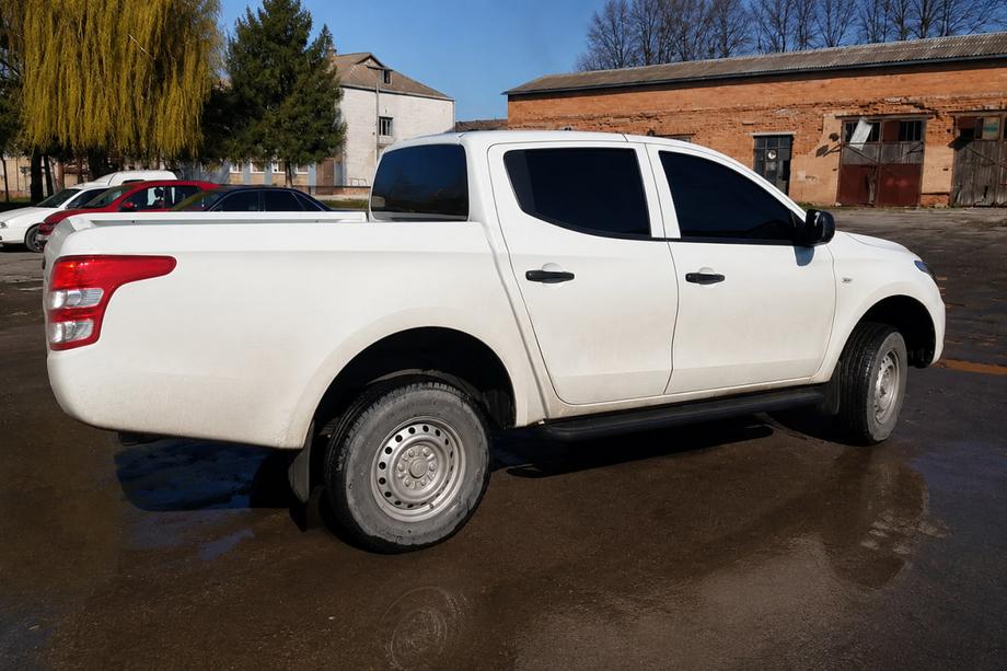 Fiat Fullback 2016- Pedane laterali Premium (2 pz., acciaio inox) Black Foto 1