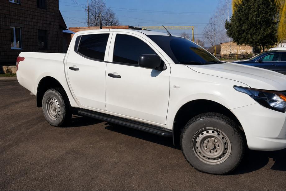 Fiat Fullback 2016- Pedane laterali Premium (2 pz., acciaio inox) Black Foto 2