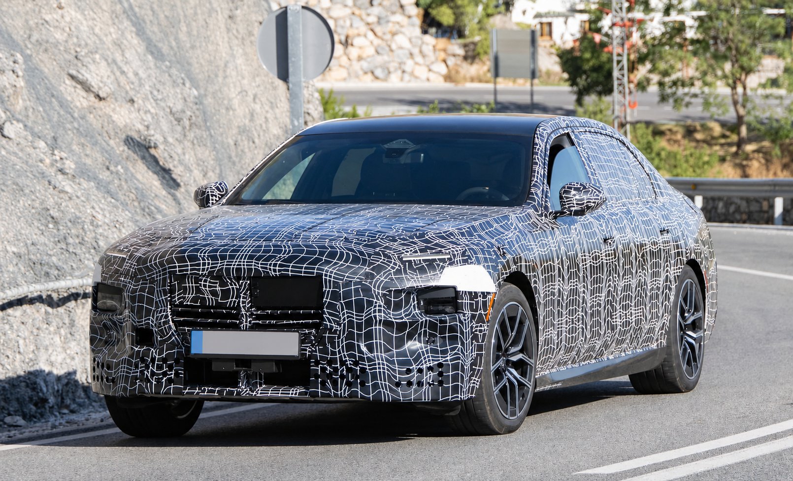 Nuova BMW 7 Alpina Series 2027: primi dettagli su design e specifiche