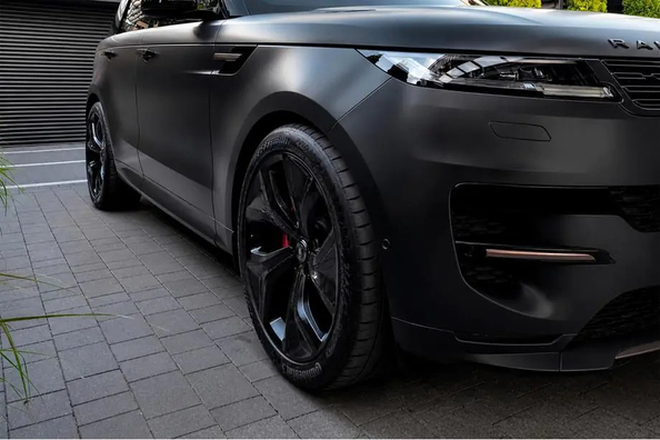 Aggiornamento Range Rover Sport 2025: installazione di cerchi in lega Foto 1