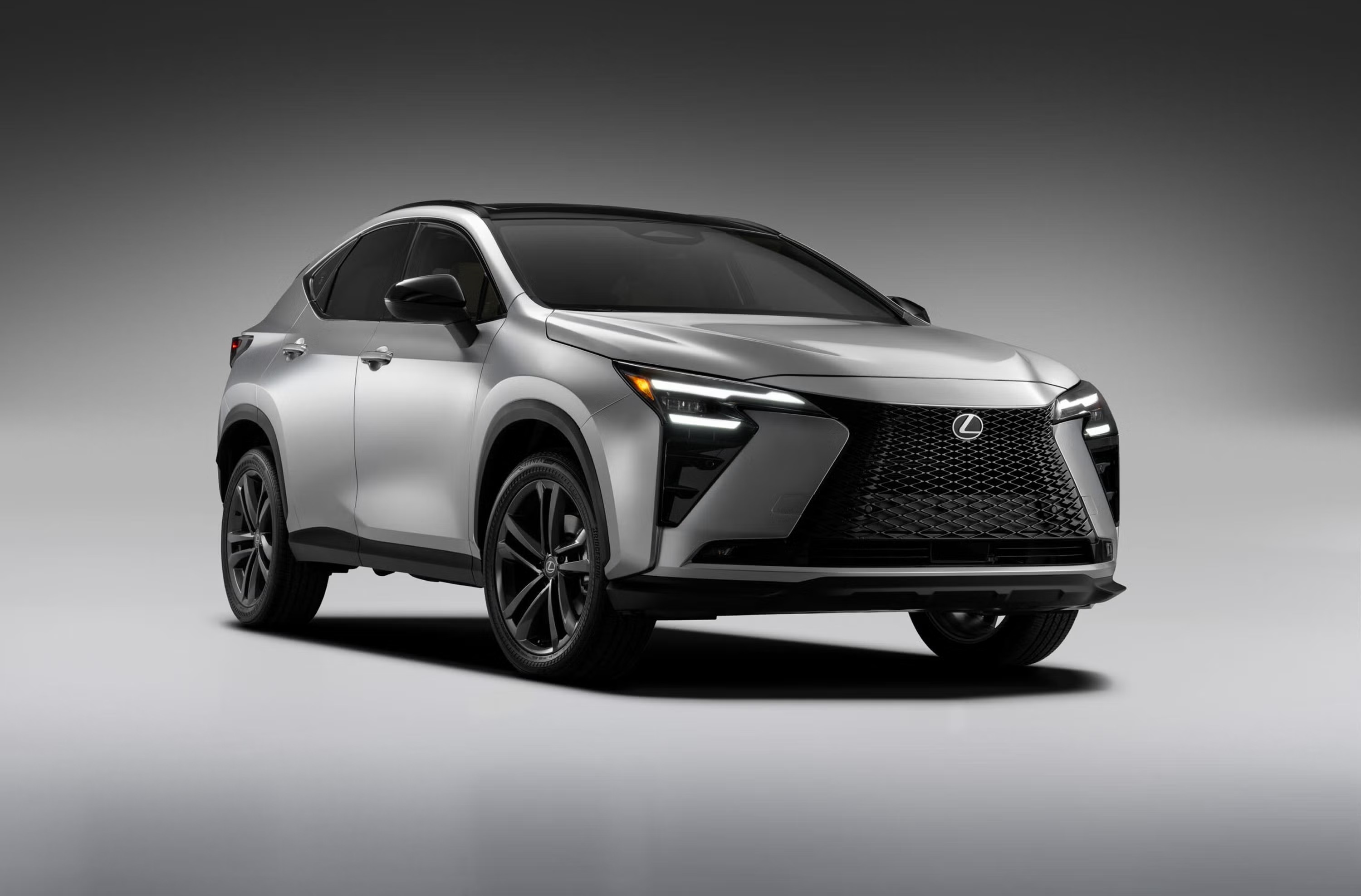 Lexus NX 2027 Facelift: nuovo design, interni e quasi 100 km in elettrico