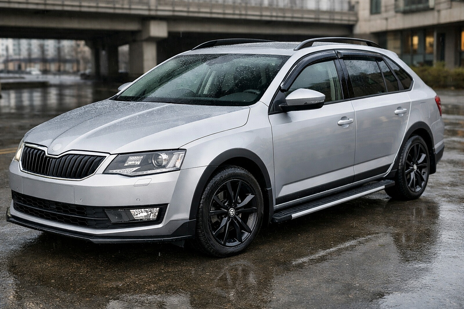 Upgrade iniziale per Skoda Octavia A7: città, pioggia e soglie pulite