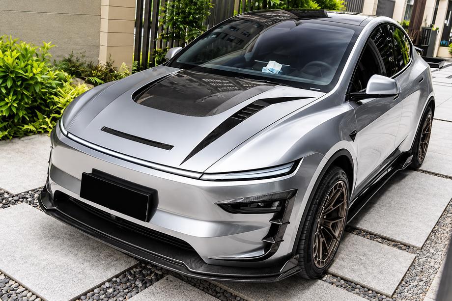 Tesla Model Y 2020- Kit carrozzeria Carbon Aerokit (per 2025+) Foto 1