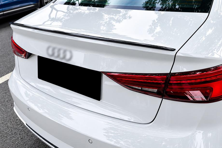 Audi A3 2012-2020 Spoiler S-Style (per SD, nero lucido) Foto 1