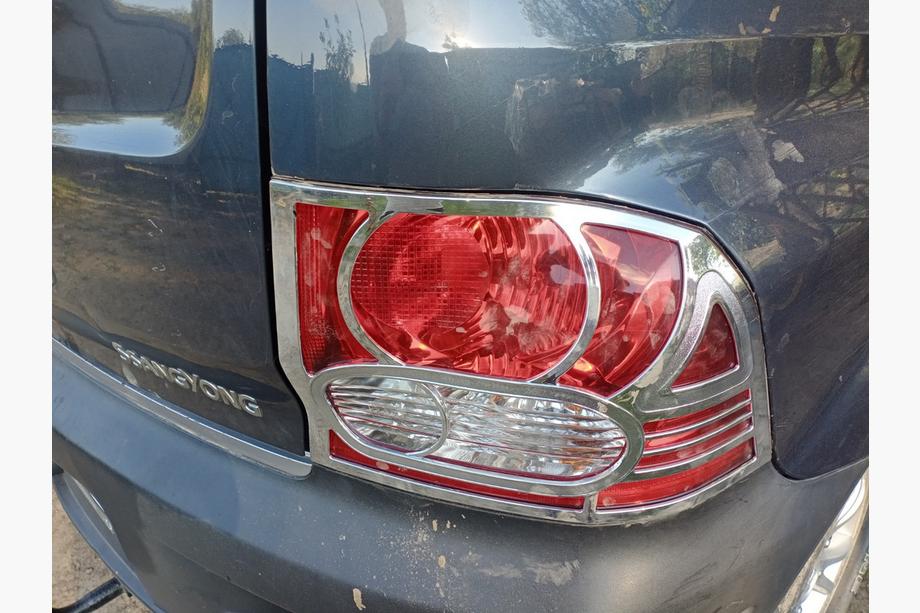 SsangYong Action 2005-2018 Coperture Cromate Fanali Posteriori (2 pz, plastica) Image