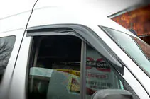 Mercedes Sprinter W906 2006–2018 Deflettori antivento adesivi (2 pz, Sunplex Sport) foto 5