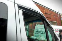 Mercedes Sprinter W906 2006–2018 Deflettori antivento adesivi (2 pz, Sunplex Sport) foto 8