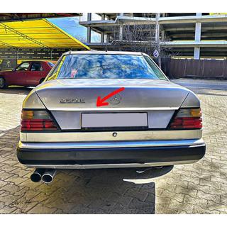 Modanatura cofano posteriore acciaio inox Mercedes E-class W124 1984–1997 foto 1