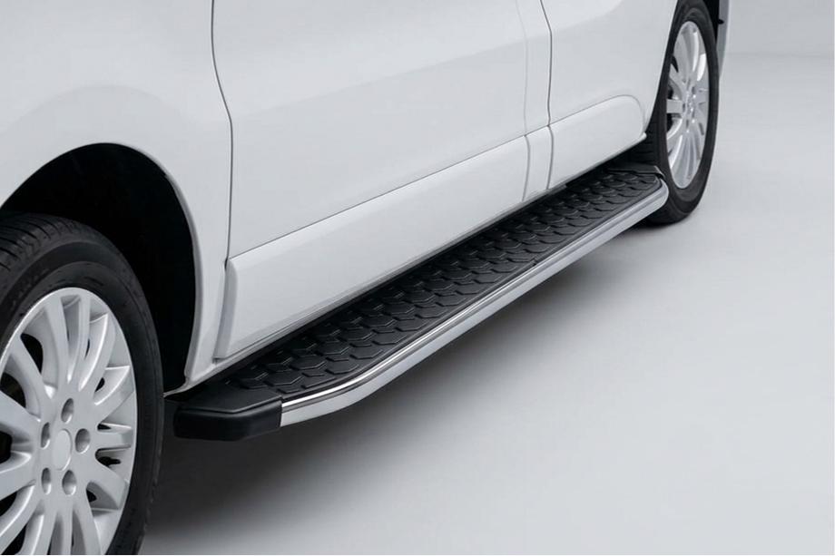 Opel Vivaro 2015-2019 Pedane Laterali BlackLine (2 pz, Alluminio) Image