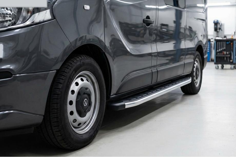 Renault Trafic 2015- Pedane Laterali Fullmond (2 pz, Alluminio) Image