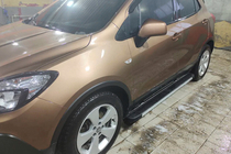 Opel Mokka 2012-2021 Pedane Laterali Maya V1 (2 pz, Alluminio) foto 2