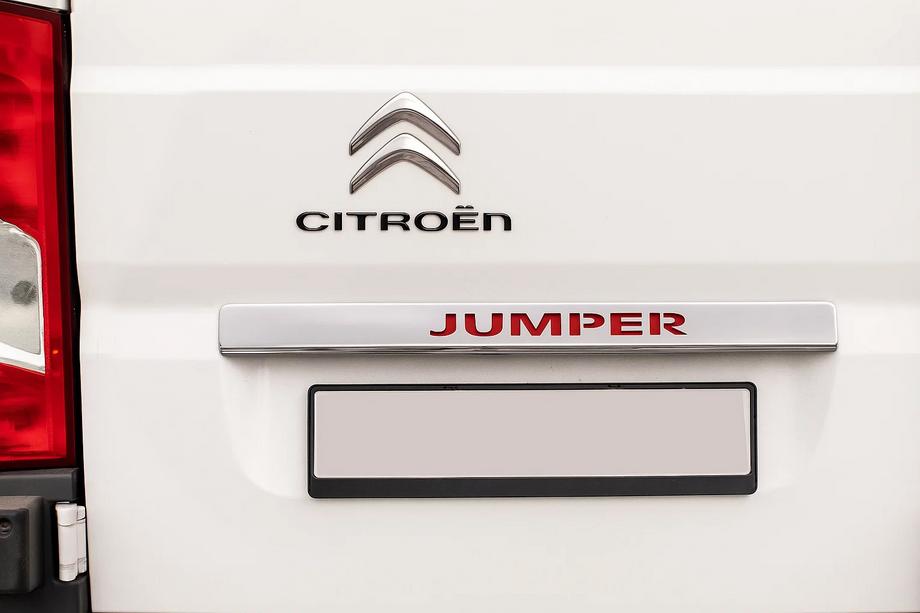 Citroen Jumper 2007-2025 Modanatura cromata sopra targa con LED rosso (acciaio inox) Image