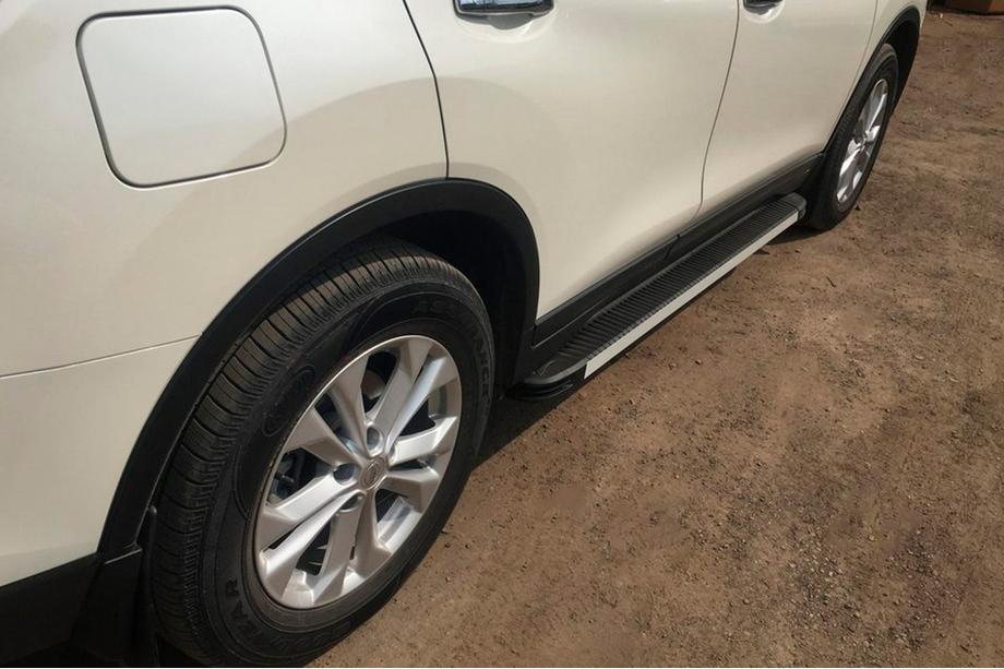 Nissan X-trail T32/Rogue 2014-2021 Pedane Laterali Maya V1 (2 pz, Alluminio) Image