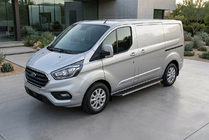 Ford Custom 2013-2022 Pedane Laterali Maya (2 pz, Alluminio) foto 1