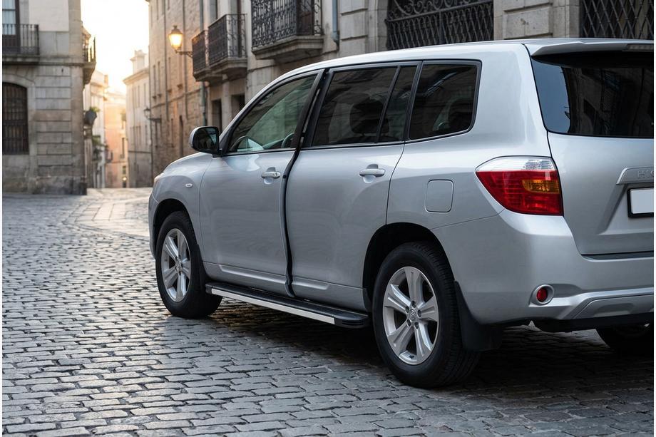 Toyota Highlander 2008-2013 Pedane Laterali Maya V1 (2 pz, Alluminio) Image