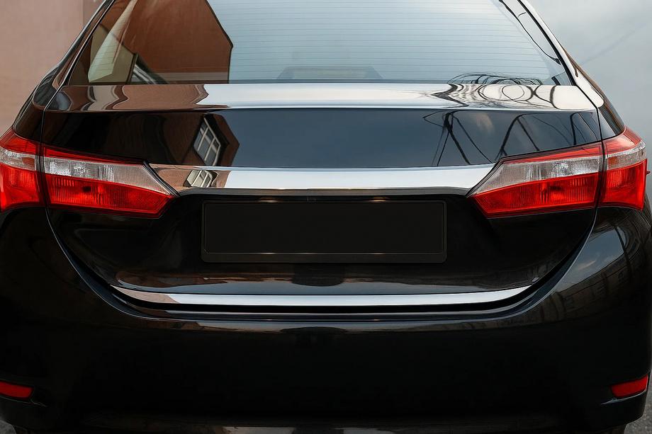 Toyota Corolla 2013-2019 Modanatura bagagliaio acciaio inox Image