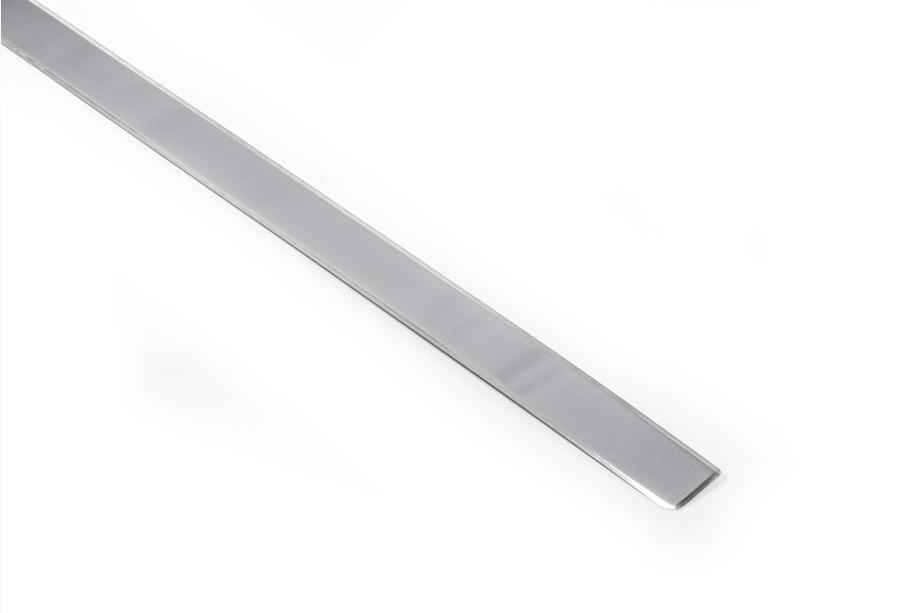 Volkswagen T6 2015-2024 Modanatura bagagliaio acciaio inox OmsaLine - Acciaio Inox Italiano Foto 4
