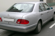 Mercedes E-class W210 1995-2002 Modanatura bagagliaio sopra targa (Sedan) foto 1