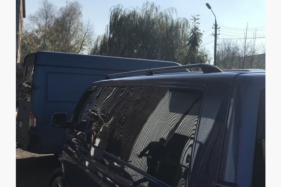 Volkswagen T5 Transporter 2003-2010 Barre Tetto Nere Base lunga, piedini in plastica Foto 8